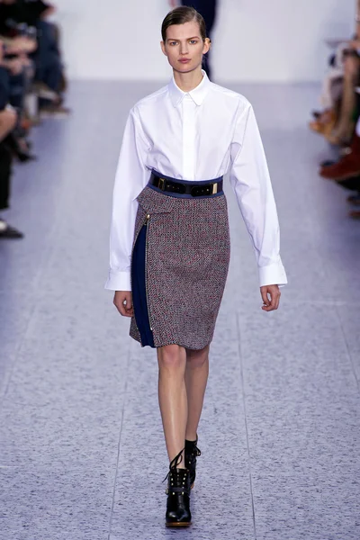 Look 12